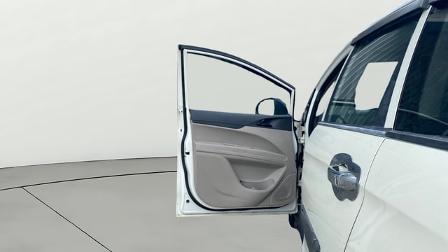 View Mahindra Marazzo Image 32 Used Mahindra Marazzo Image 32