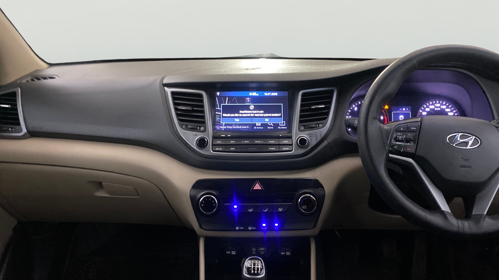 View 2018 Hyundai Tucson R 2.0 6-Speed Manual Base BS IV Image 17 Used 2018 Hyundai Tucson R 2.0 6-Speed Manual Base BS IV Image 17
