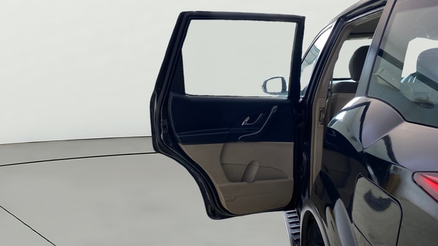 View Mahindra XUV500 Image 23 Used Mahindra XUV500 Image 23