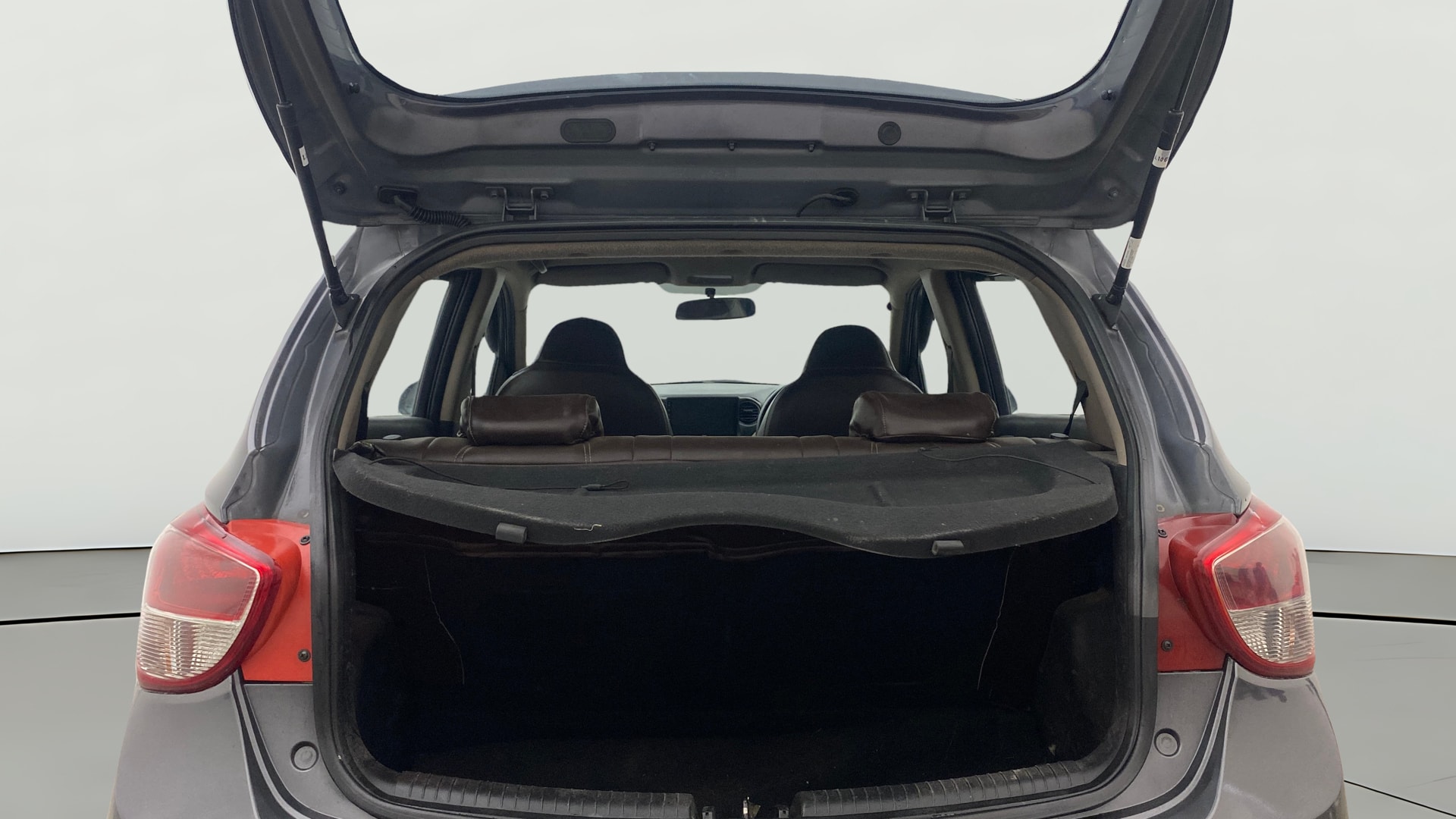 View 2014 Hyundai Grand i10 1.1 Asta Diesel Image 37 Used 2014 Hyundai Grand i10 1.1 Asta Diesel Image 37