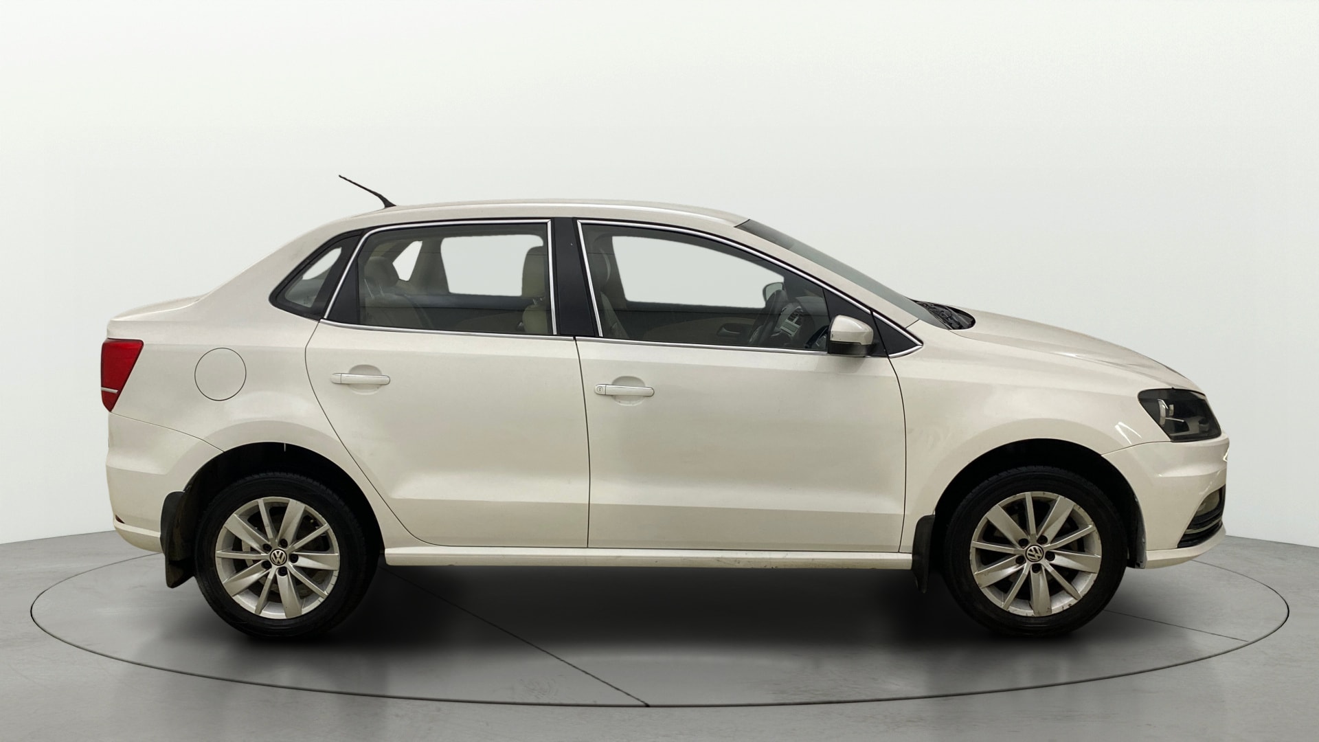 View 2016 Volkswagen Ameo 1.2L MPI Petrol Comfortline Image 8 Used 2016 Volkswagen Ameo 1.2L MPI Petrol Comfortline Image 8
