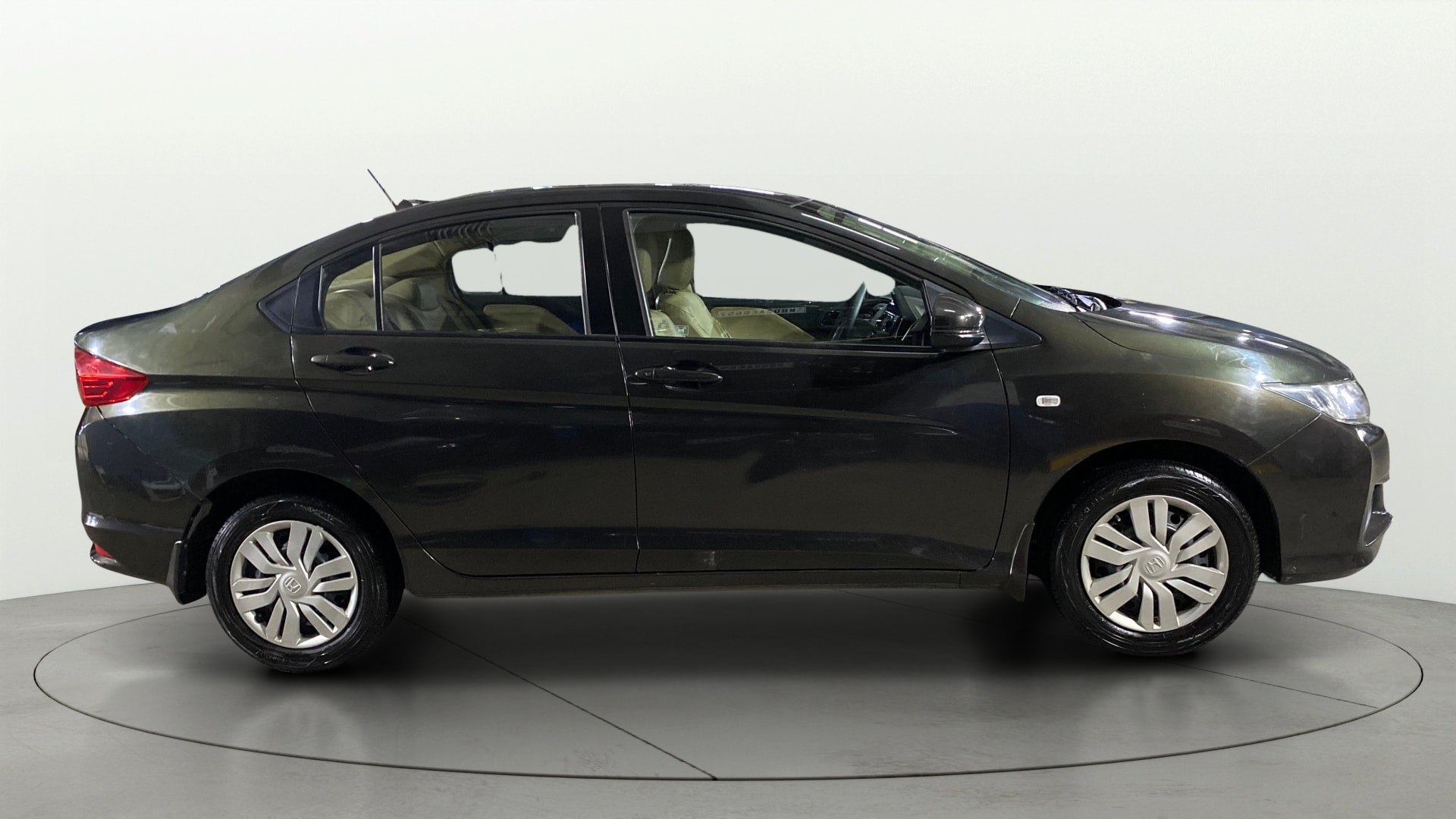 View 2015 Honda City ZX MT Diesel Anniversary Edition Image 8 Used 2015 Honda City ZX MT Diesel Anniversary Edition Image 8