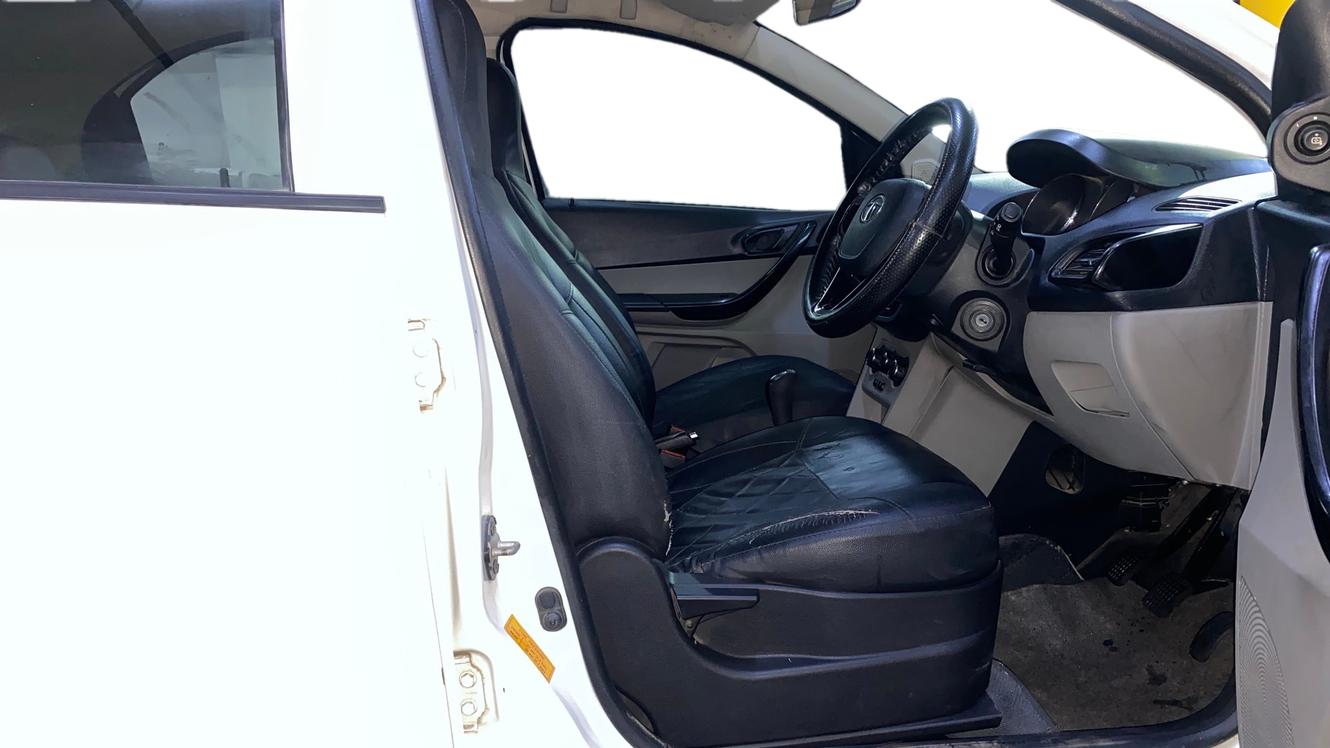 View 2019 Tata Tiago Revotorq XB Image 19 Used 2019 Tata Tiago Revotorq XB Image 19