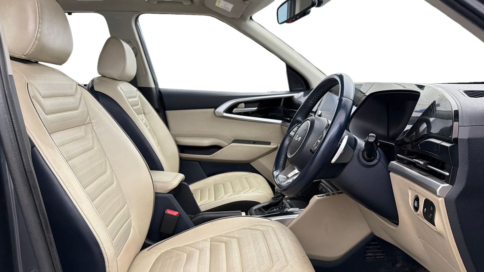 View 2022 Kia Carens Luxury Plus 1.4 DCT Petrol 6 STR Image 28 Used 2022 Kia Carens Luxury Plus 1.4 DCT Petrol 6 STR Image 28