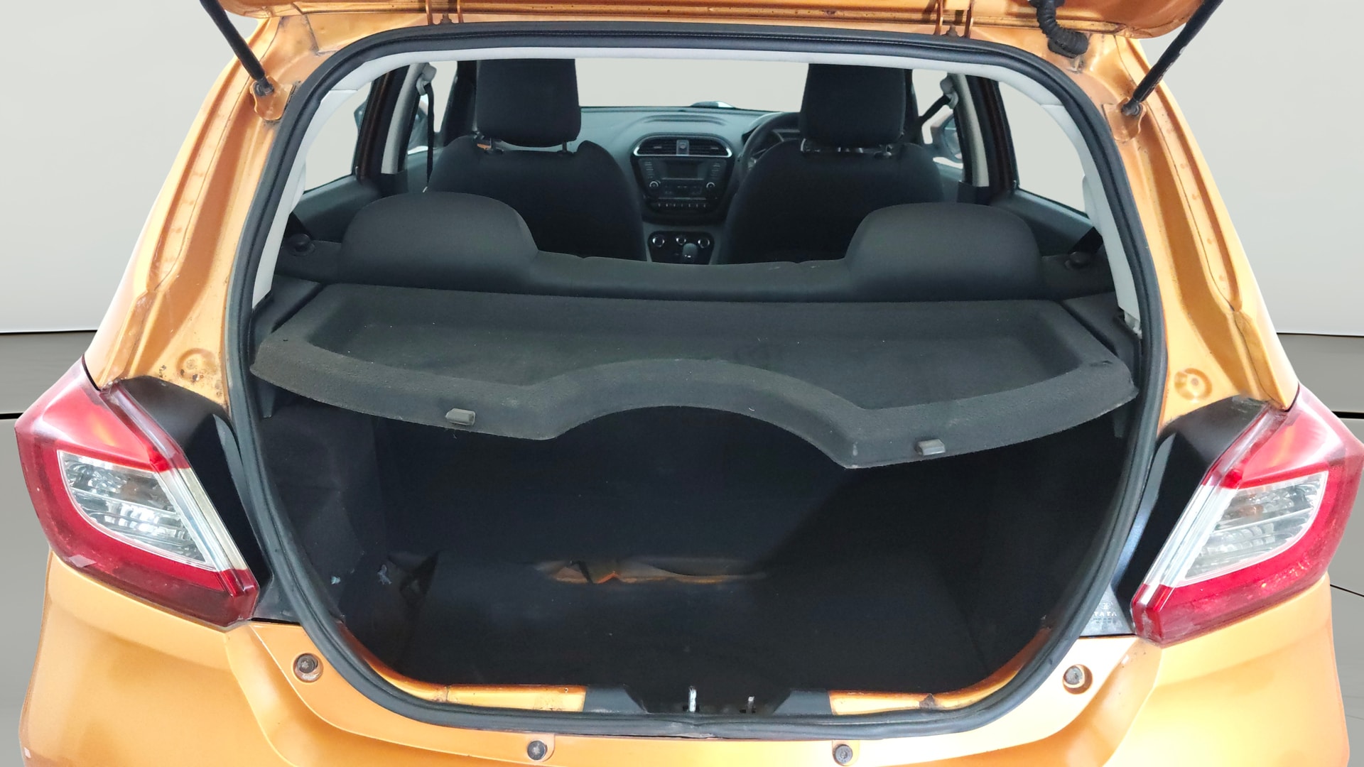 View 2017 Tata Tiago Revotorq XB Image 36 Used 2017 Tata Tiago Revotorq XB Image 36