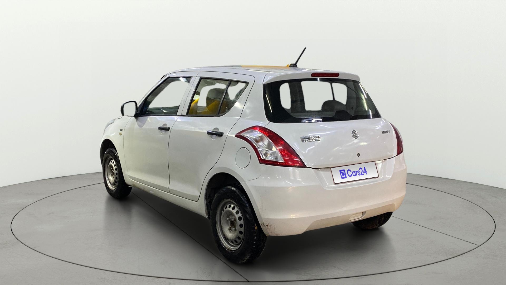 View 2016 Maruti Suzuki 1000 Base Variant Image 2 Used 2016 Maruti Suzuki 1000 Base Variant Image 2