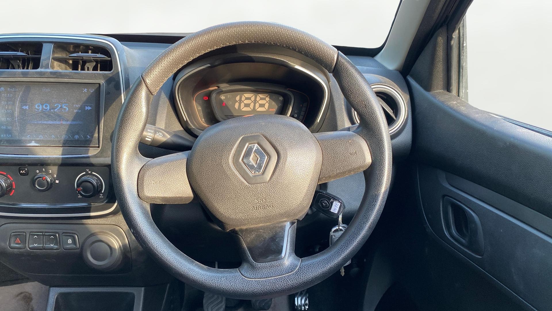 View 2019 Renault Kwid RXL Image 20 Used 2019 Renault Kwid RXL Image 20