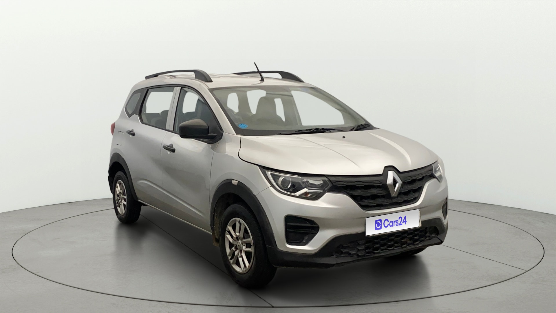 View 2022 Renault Triber RXE Image 15 Used 2022 Renault Triber RXE Image 15