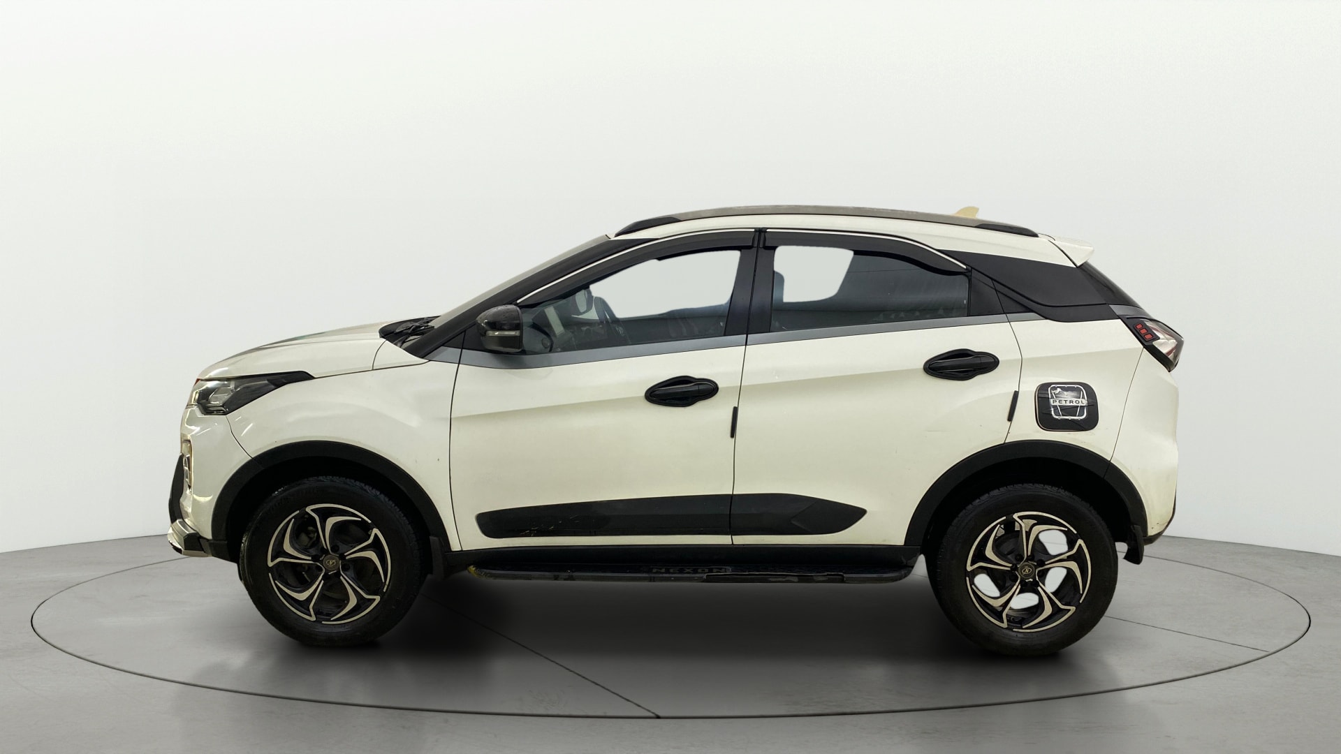 View 2021 Tata Nexon Revotron XE Image 5 Used 2021 Tata Nexon Revotron XE Image 5