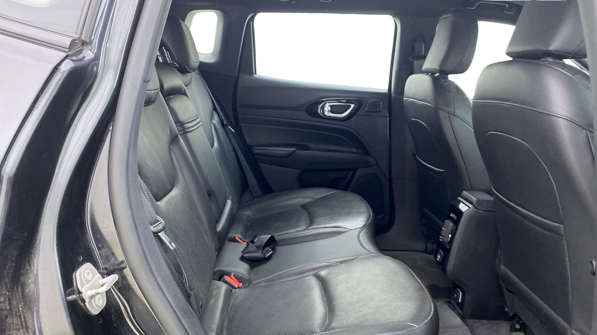 View 2021 Jeep Compass S (O) 1.4 Petrol DDCT Image 37 Used 2021 Jeep Compass S (O) 1.4 Petrol DDCT Image 37