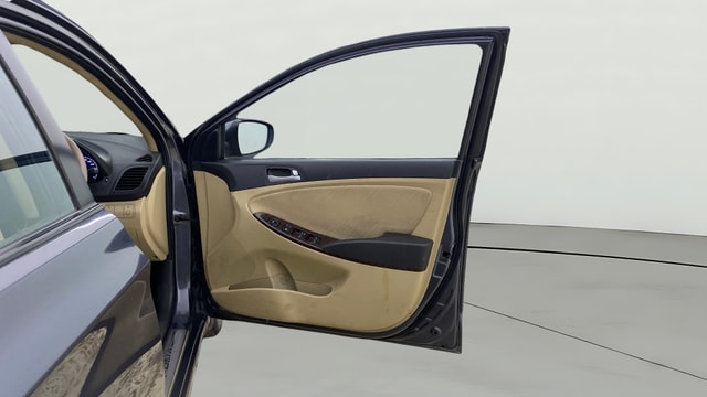 View Hyundai Fluidic Verna Image 45 Used Hyundai Fluidic Verna Image 45
