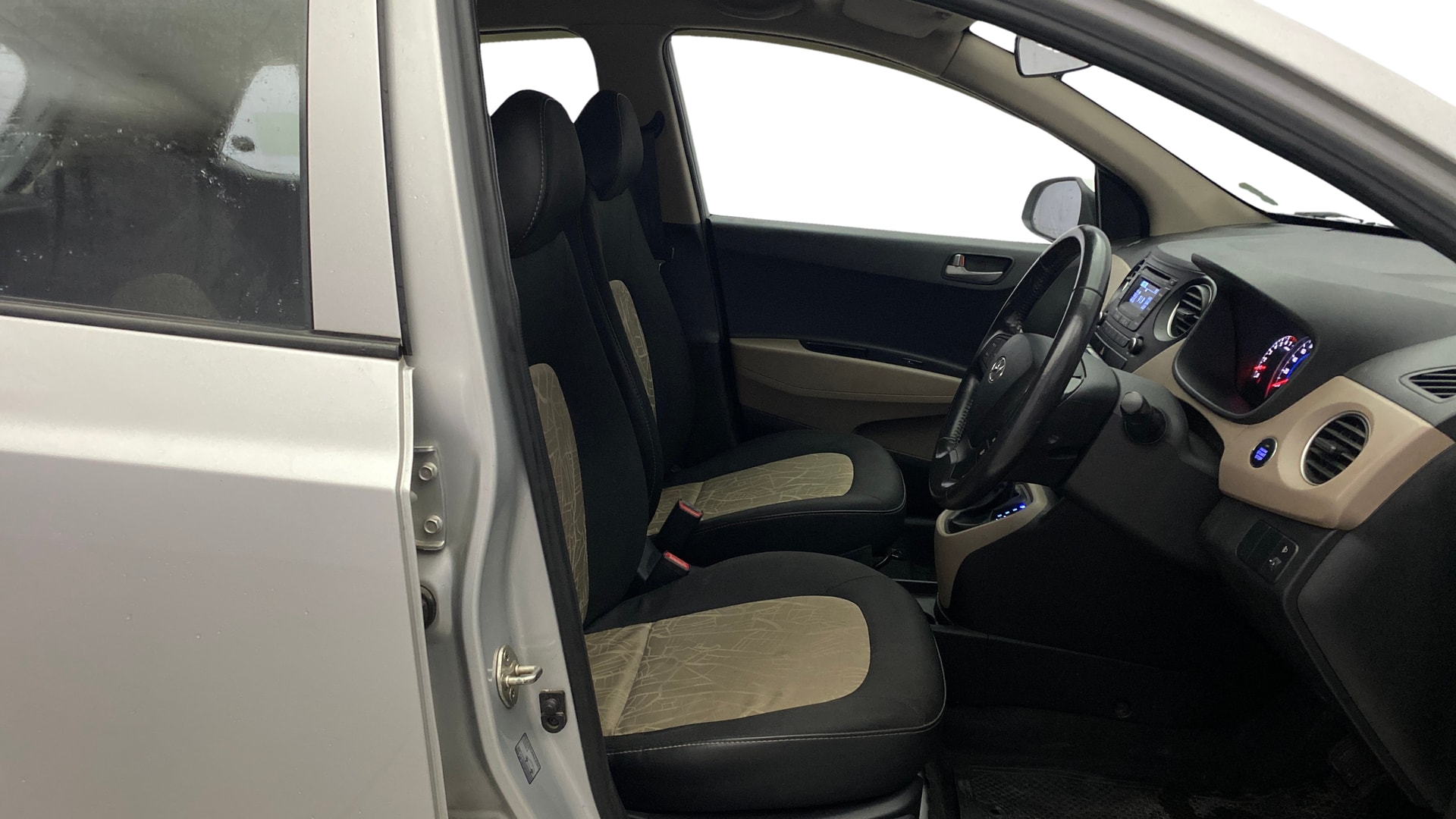 View 2014 Hyundai Grand i10 Asta AT 1.2 Kappa VTVT Image 25 Used 2014 Hyundai Grand i10 Asta AT 1.2 Kappa VTVT Image 25