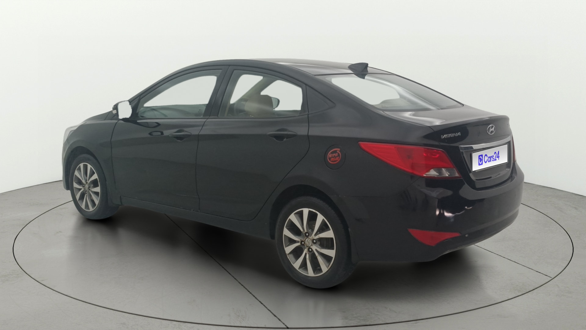 View 2017 Hyundai Verna 1.6 VTVT SX Image 2 Used 2017 Hyundai Verna 1.6 VTVT SX Image 2