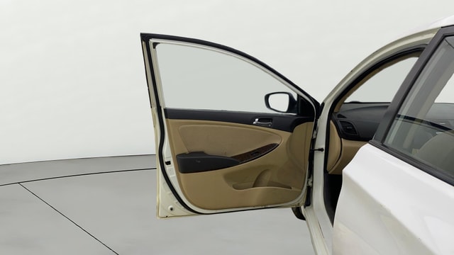 View Hyundai Fluidic Verna Image 30 Used Hyundai Fluidic Verna Image 30