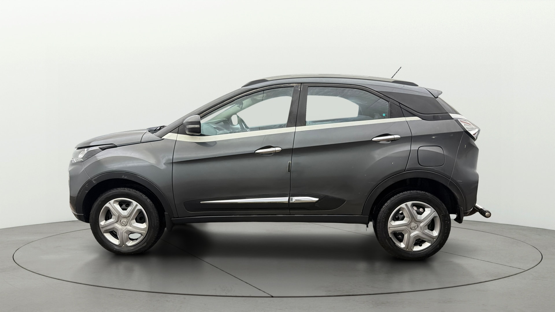 View 2021 Tata Nexon Revotron XMA AMT Image 5 Used 2021 Tata Nexon Revotron XMA AMT Image 5