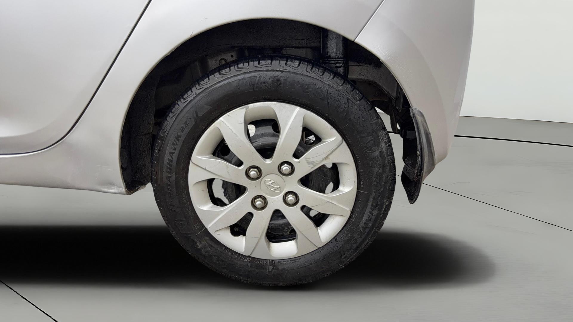 View 2015 Hyundai EON Magna Plus Image 11 Used 2015 Hyundai EON Magna Plus Image 11