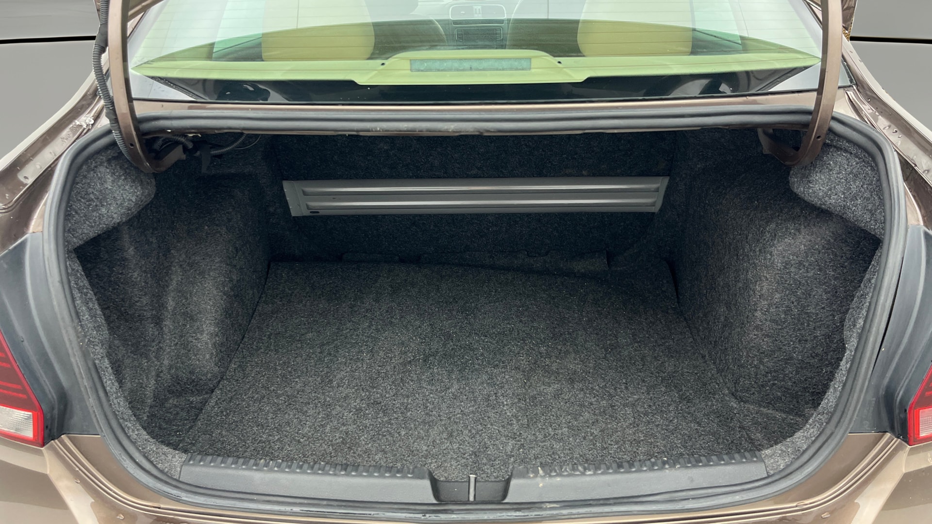 View 2021 Volkswagen Vento 1.2 L TSI Comfortline Petrol AT Image 38 Used 2021 Volkswagen Vento 1.2 L TSI Comfortline Petrol AT Image 38