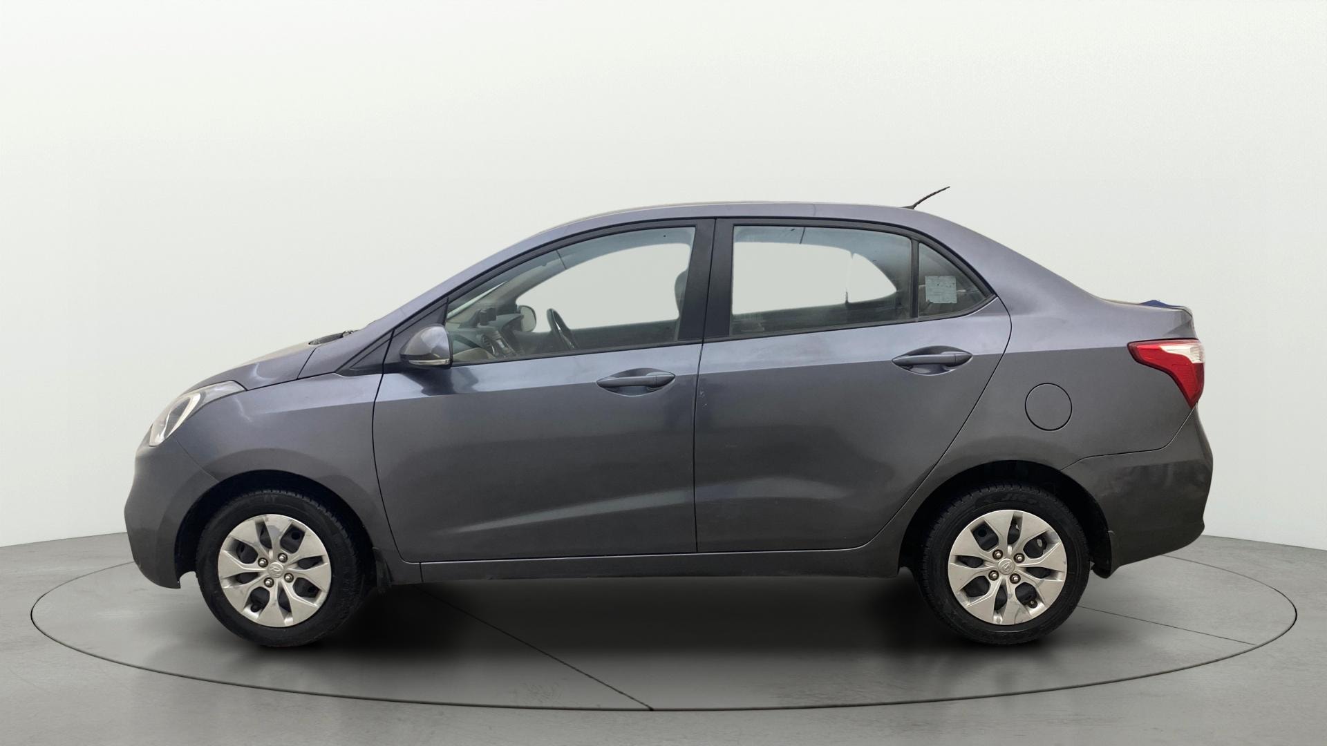 View 2017 Hyundai Xcent S AT Petrol Image 5 Used 2017 Hyundai Xcent S AT Petrol Image 5