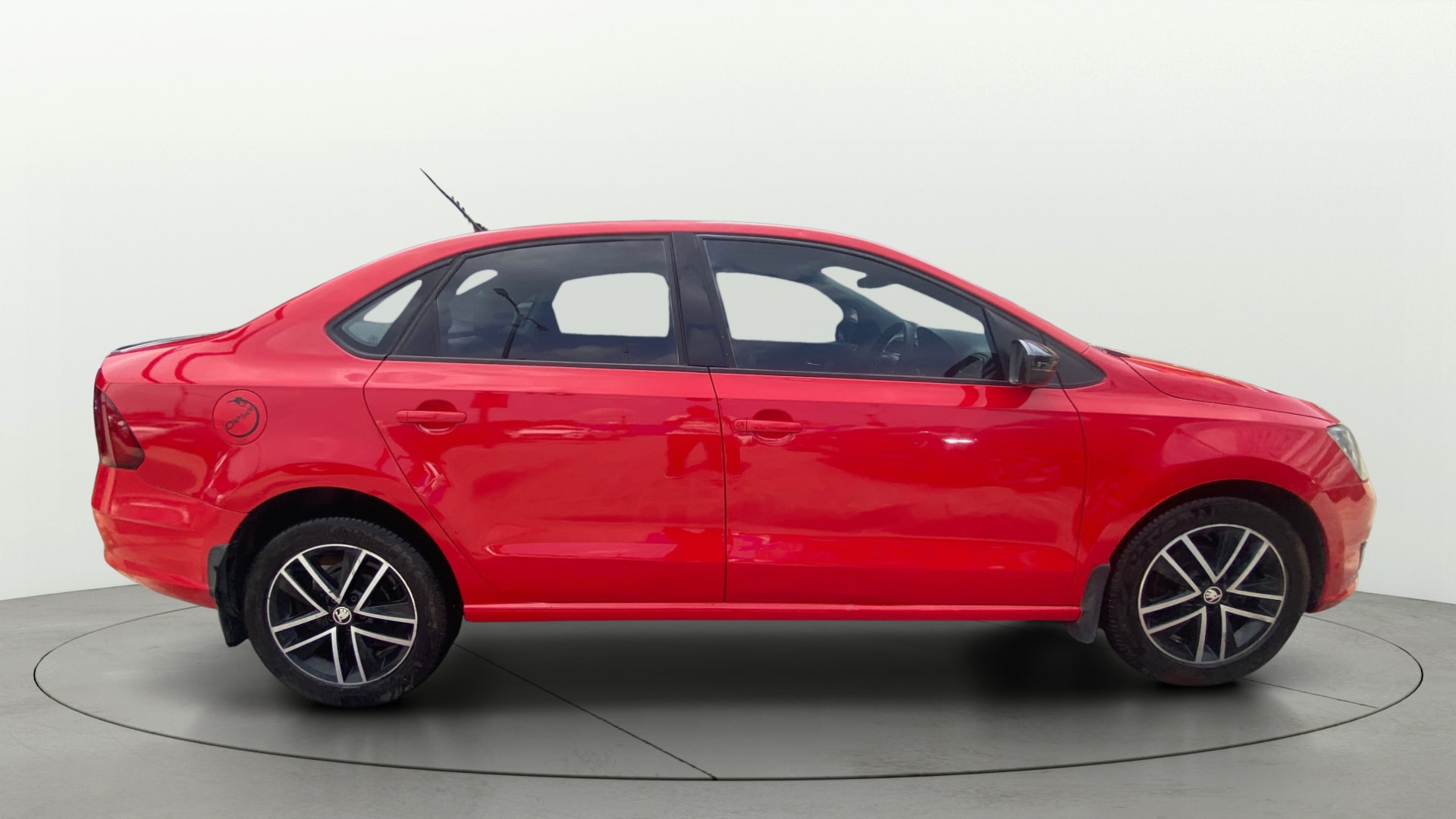 View 2018 Skoda Rapid 1.5 TDI CR Style AT BS IV Image 8 Used 2018 Skoda Rapid 1.5 TDI CR Style AT BS IV Image 8