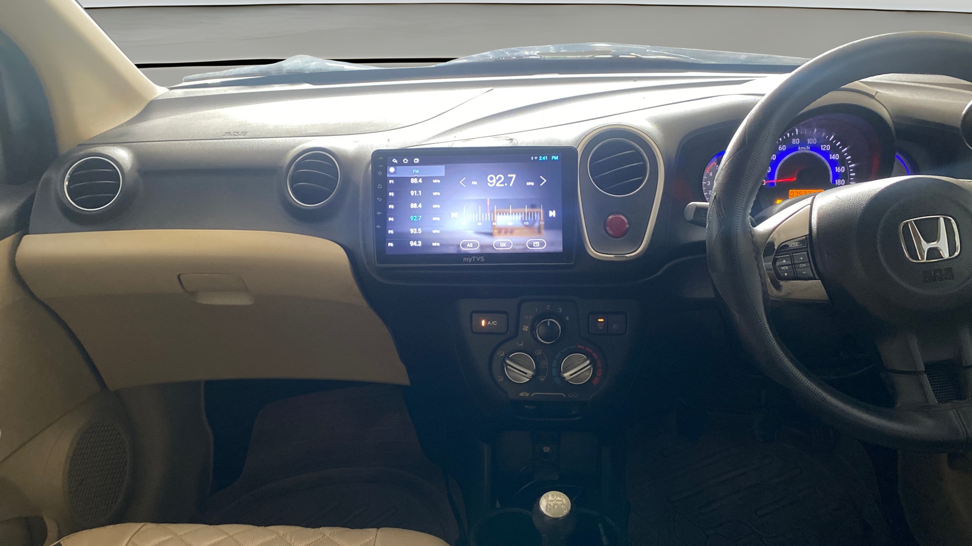 View 2014 Honda Mobilio E Diesel Image 18 Used 2014 Honda Mobilio E Diesel Image 18