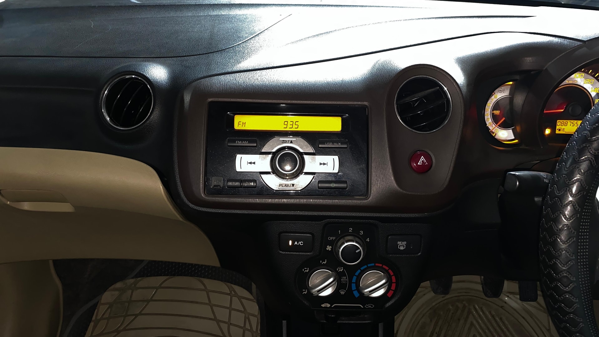 View 2013 Honda Brio S MT Petrol Image 17 Used 2013 Honda Brio S MT Petrol Image 17