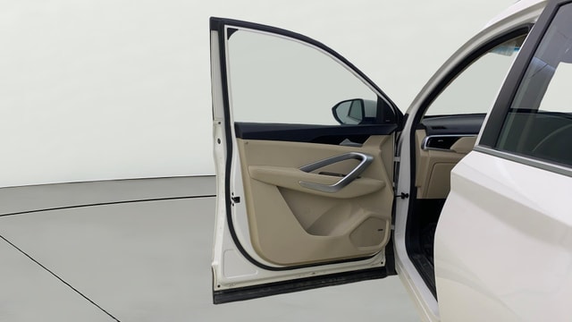 View MG Hector Image 39 Used MG Hector Image 39