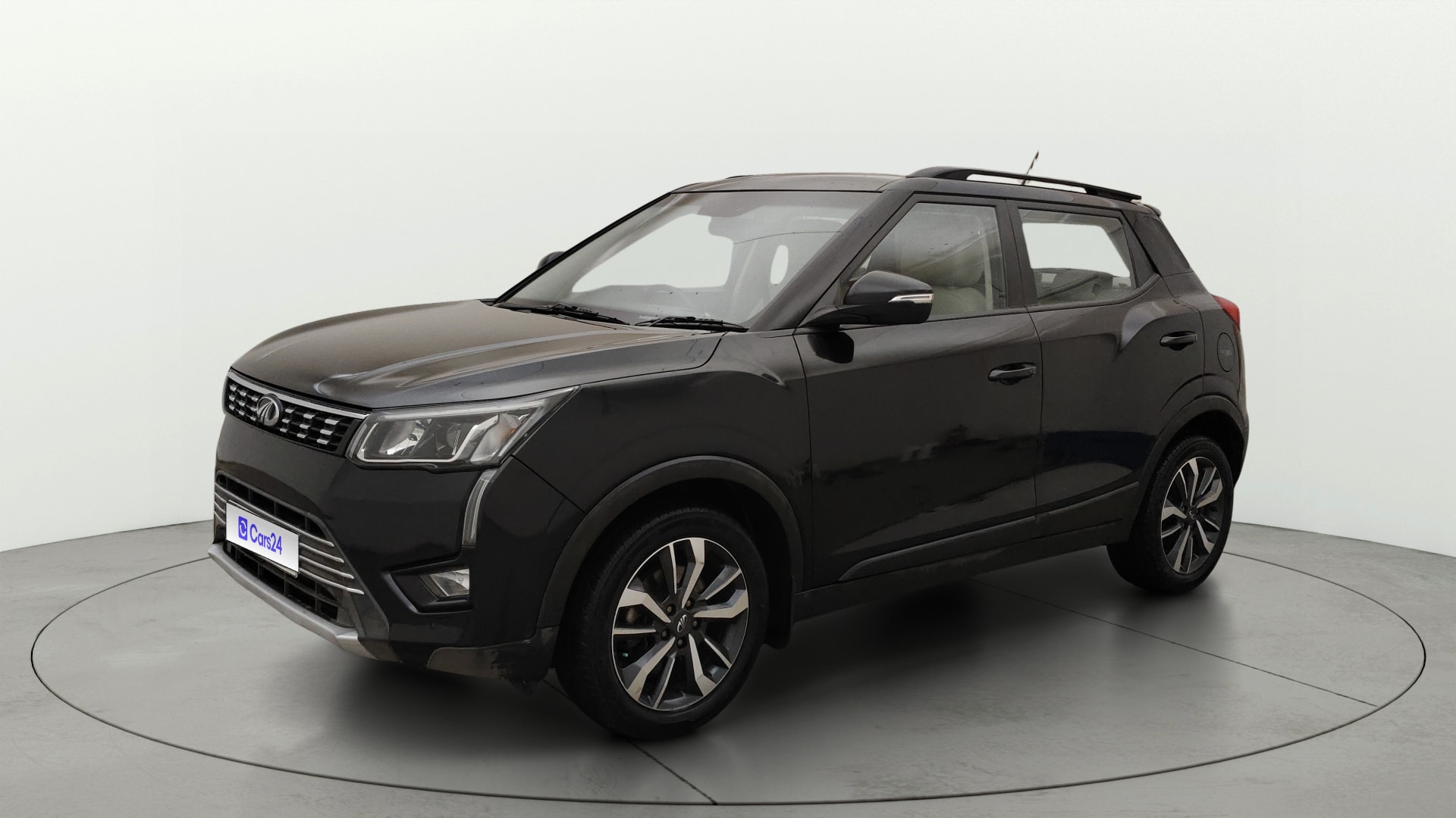 View 2020 Mahindra XUV300 W4 Petrol BS IV Image 22 Used 2020 Mahindra XUV300 W4 Petrol BS IV Image 22