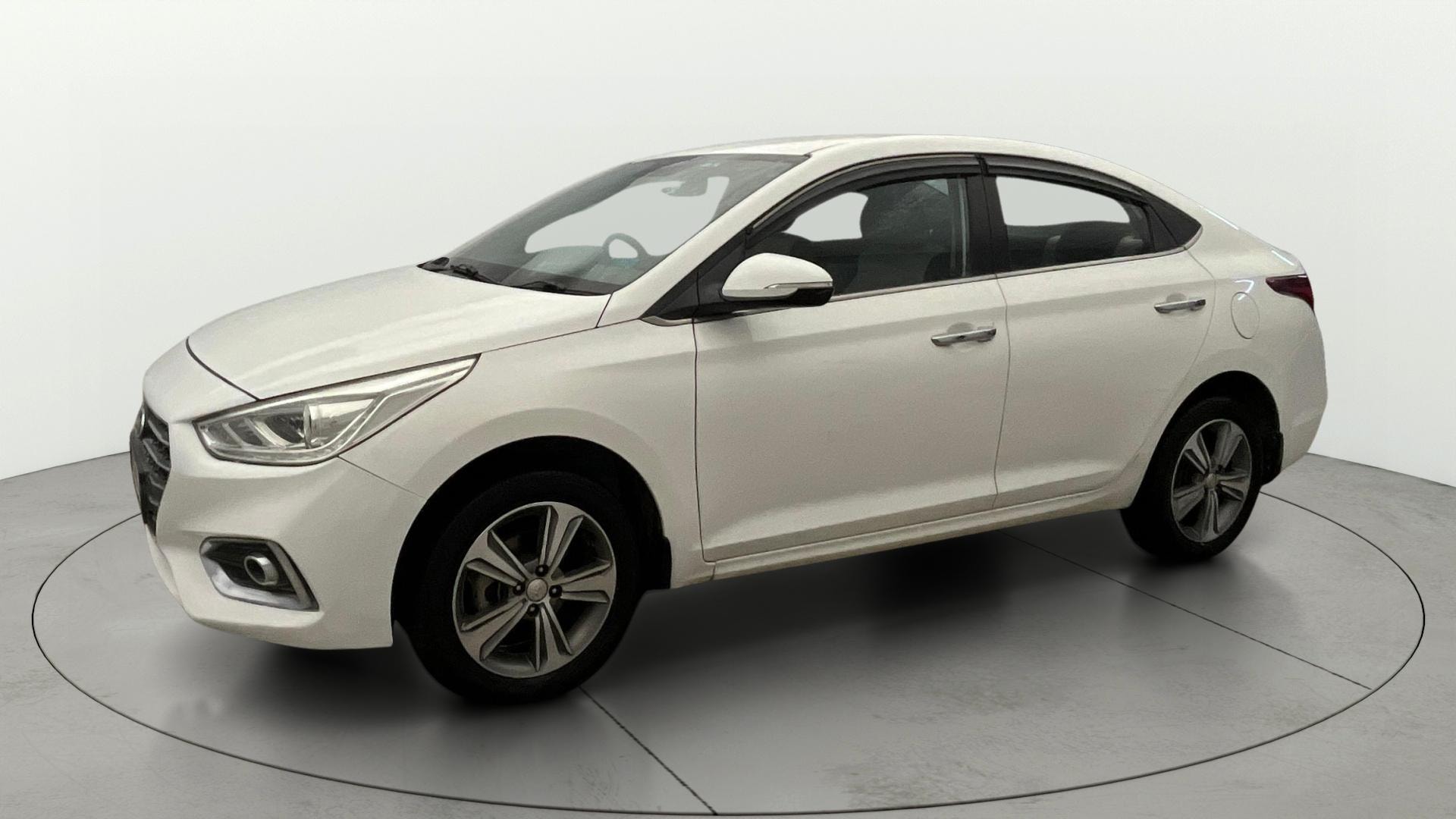 View 2019 Hyundai Verna 1.6 VTVT SX Image 22 Used 2019 Hyundai Verna 1.6 VTVT SX Image 22