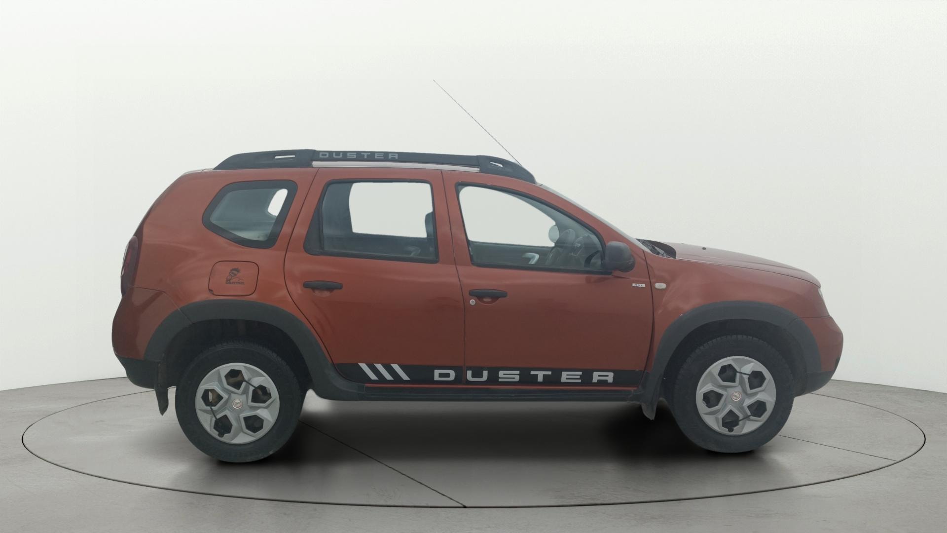 View 2018 Renault Duster Petrol RXE BS IV Image 8 Used 2018 Renault Duster Petrol RXE BS IV Image 8