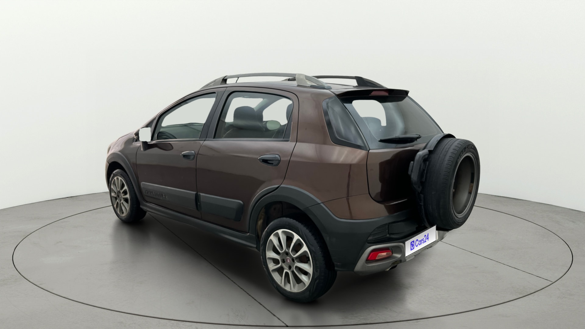 View 2015 Fiat Avventura Emotion 1.3L MULTIJET Diesel Image 2 Used 2015 Fiat Avventura Emotion 1.3L MULTIJET Diesel Image 2