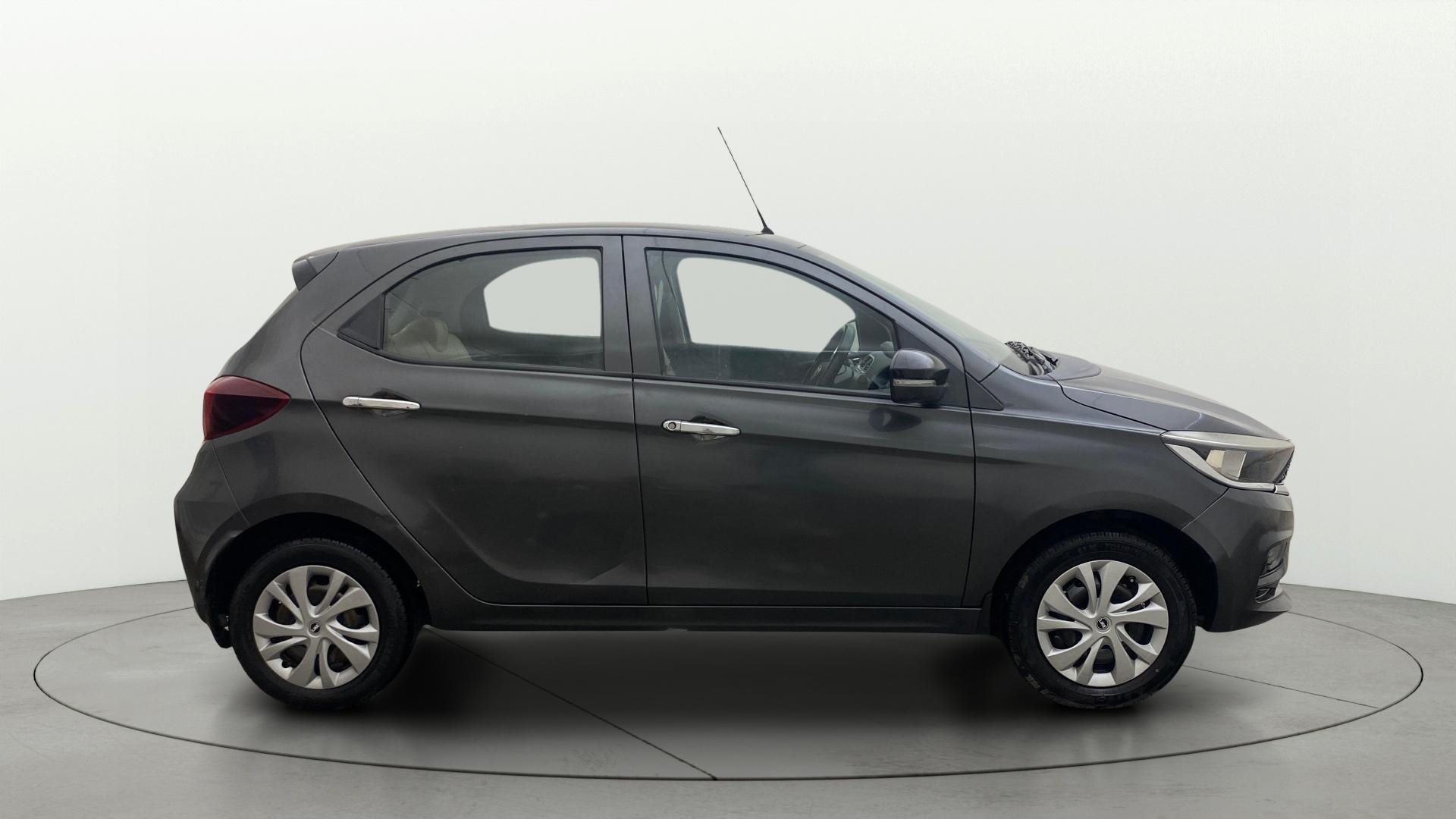 View 2023 Tata Tiago Revotorq XB Image 8 Used 2023 Tata Tiago Revotorq XB Image 8