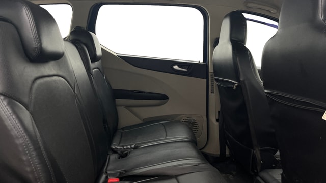View Renault Triber Image 36 Used Renault Triber Image 36