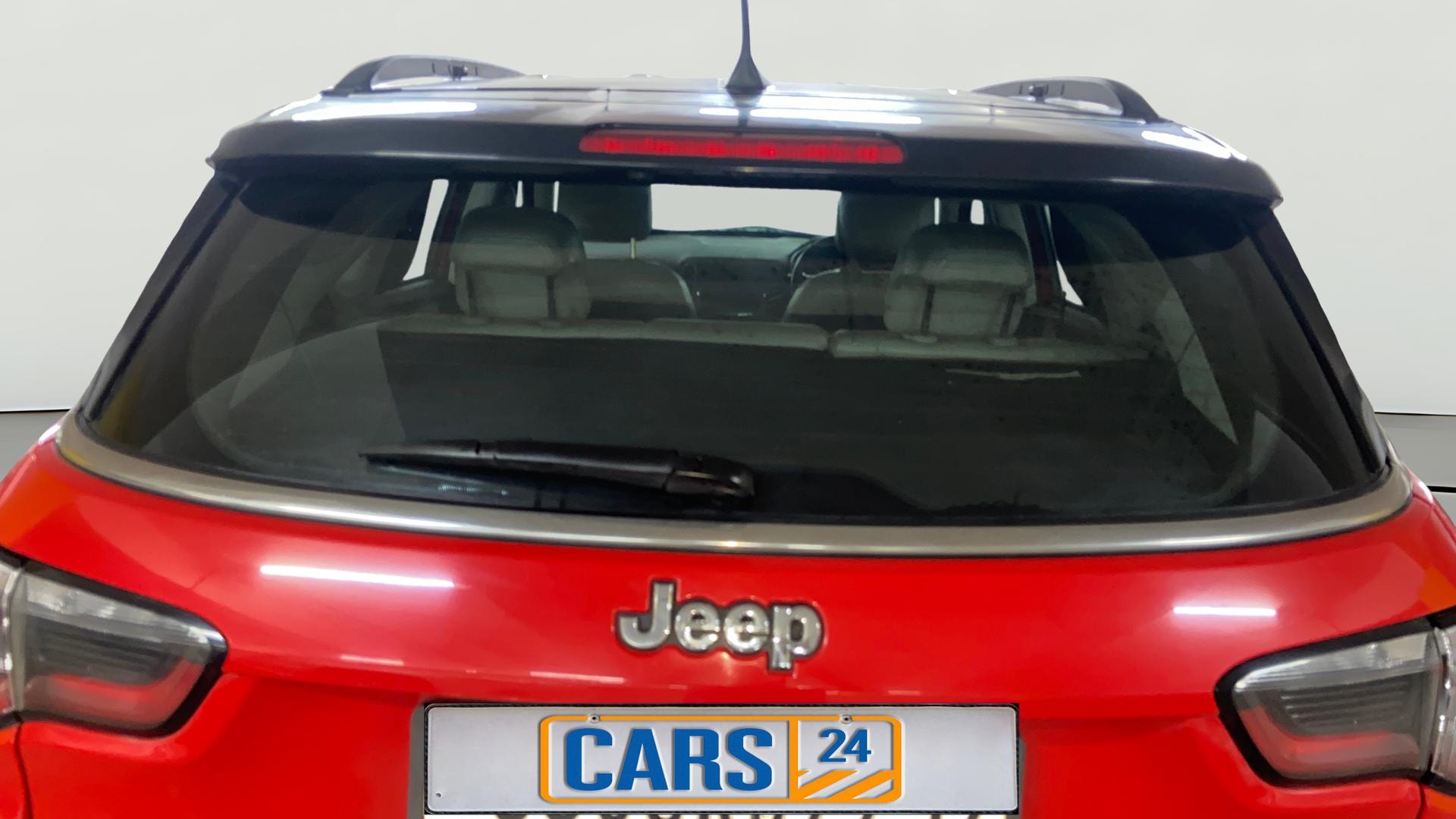 View 2018 Jeep Compass Limited 4X4 2.0 Diesel BS IV Image 3 Used 2018 Jeep Compass Limited 4X4 2.0 Diesel BS IV Image 3