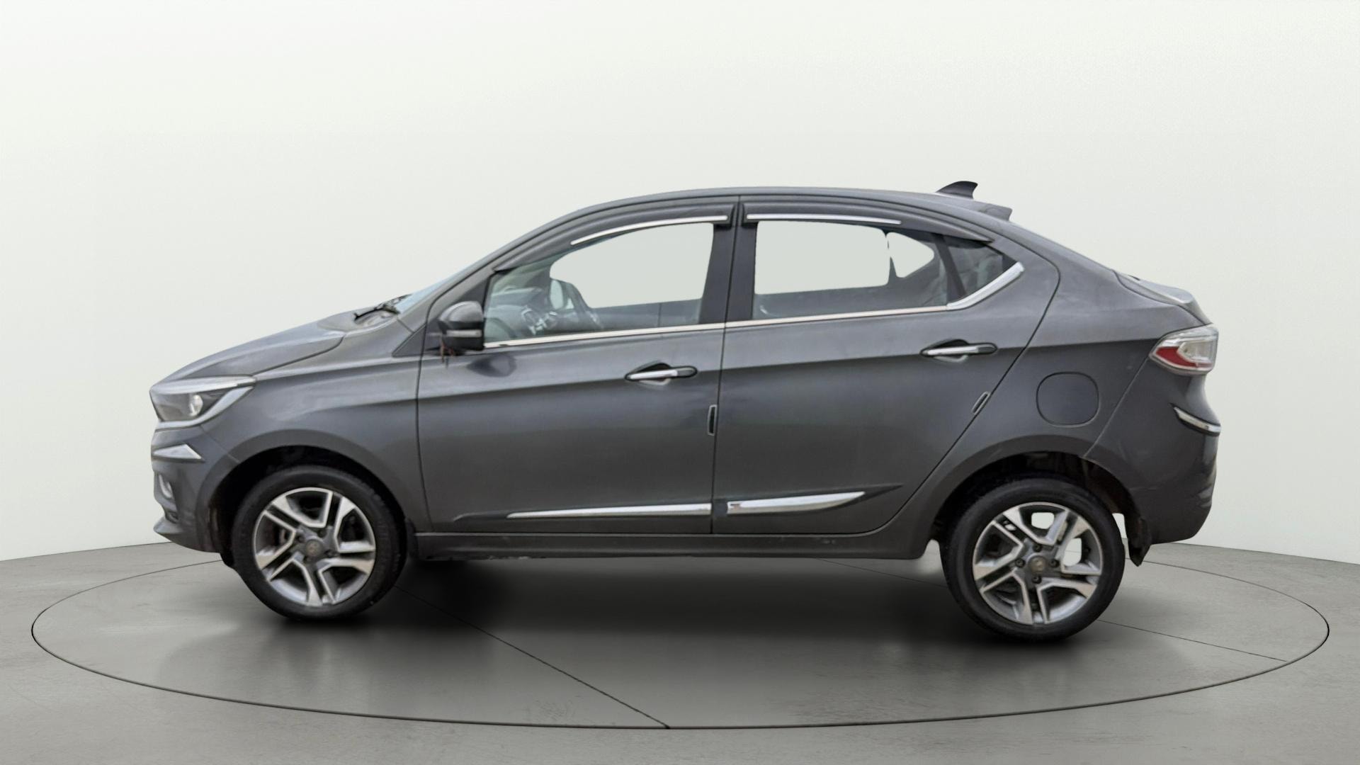 View 2023 Tata Tigor XE Diesel Image 5 Used 2023 Tata Tigor XE Diesel Image 5