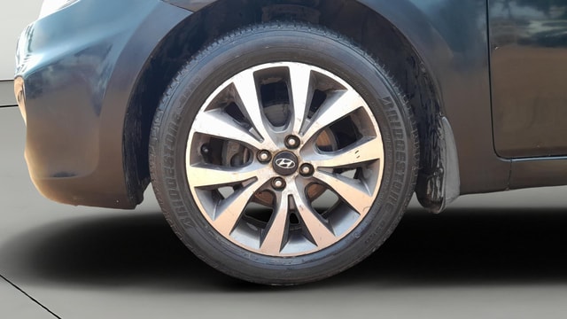 View Hyundai Fluidic Verna Image 28 Used Hyundai Fluidic Verna Image 28