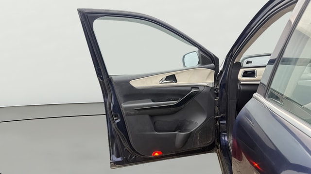 View Mahindra XUV700 Image 39 Used Mahindra XUV700 Image 39