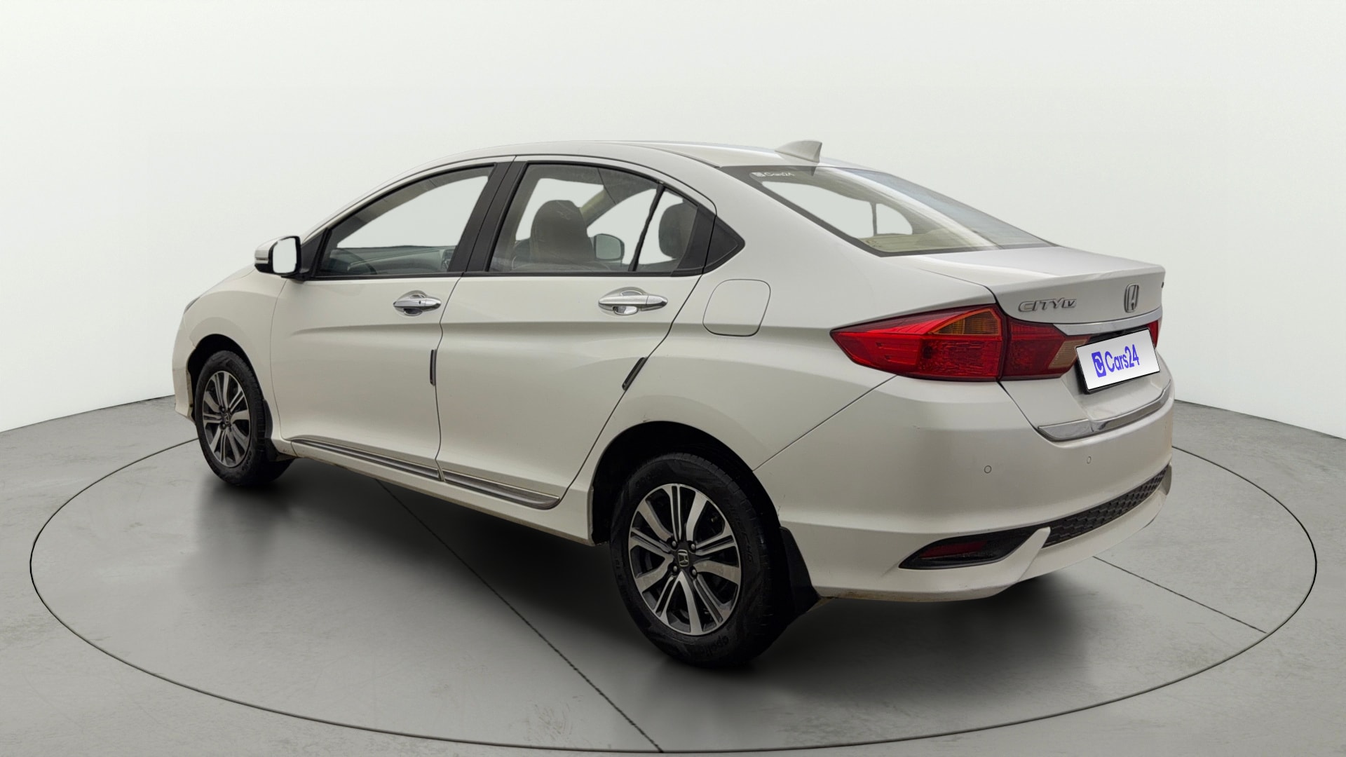View 2020 Honda City ZX MT Diesel Anniversary Edition Image 2 Used 2020 Honda City ZX MT Diesel Anniversary Edition Image 2