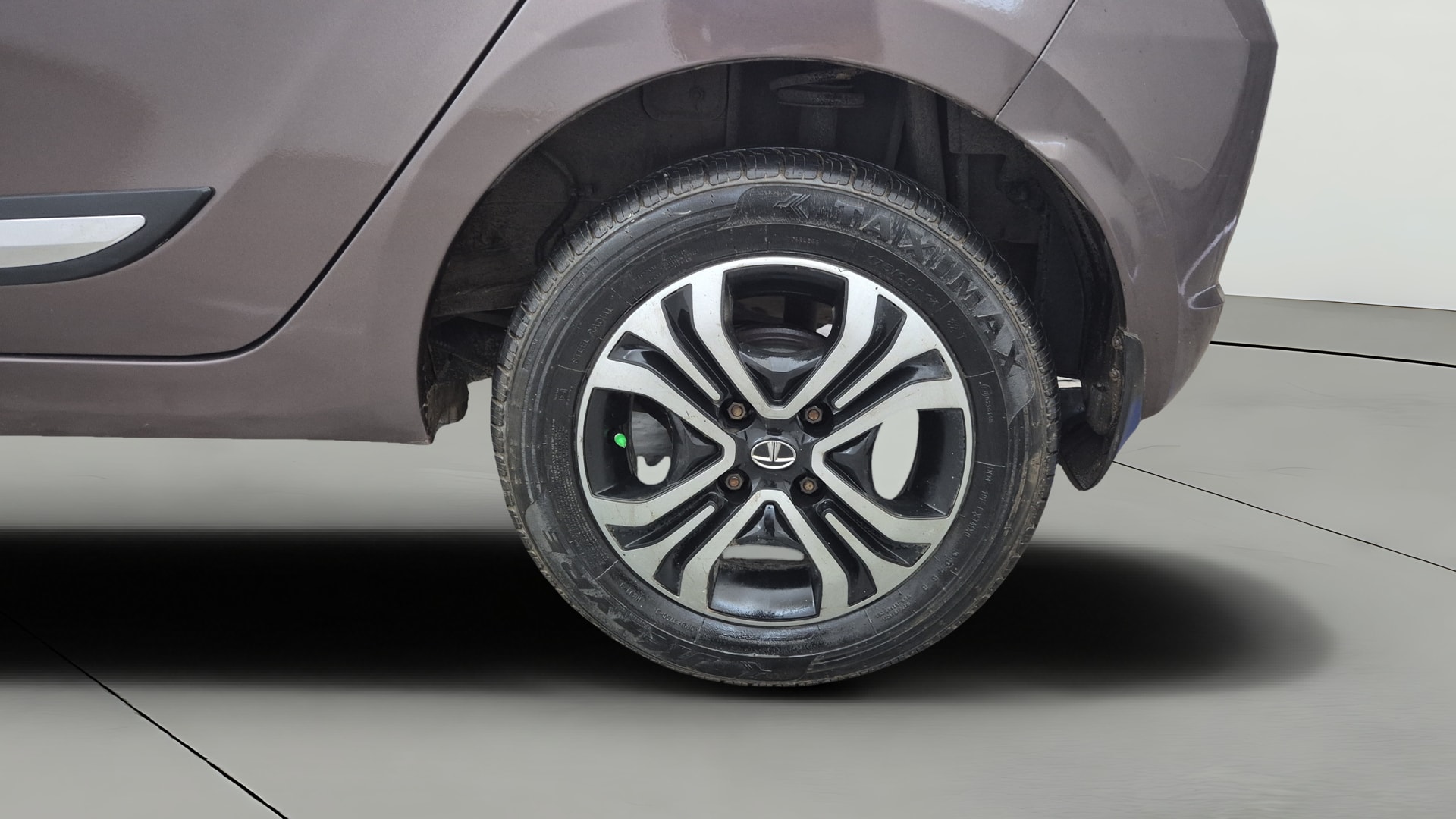 View 2019 Tata Tiago Revotorq XB Image 11 Used 2019 Tata Tiago Revotorq XB Image 11
