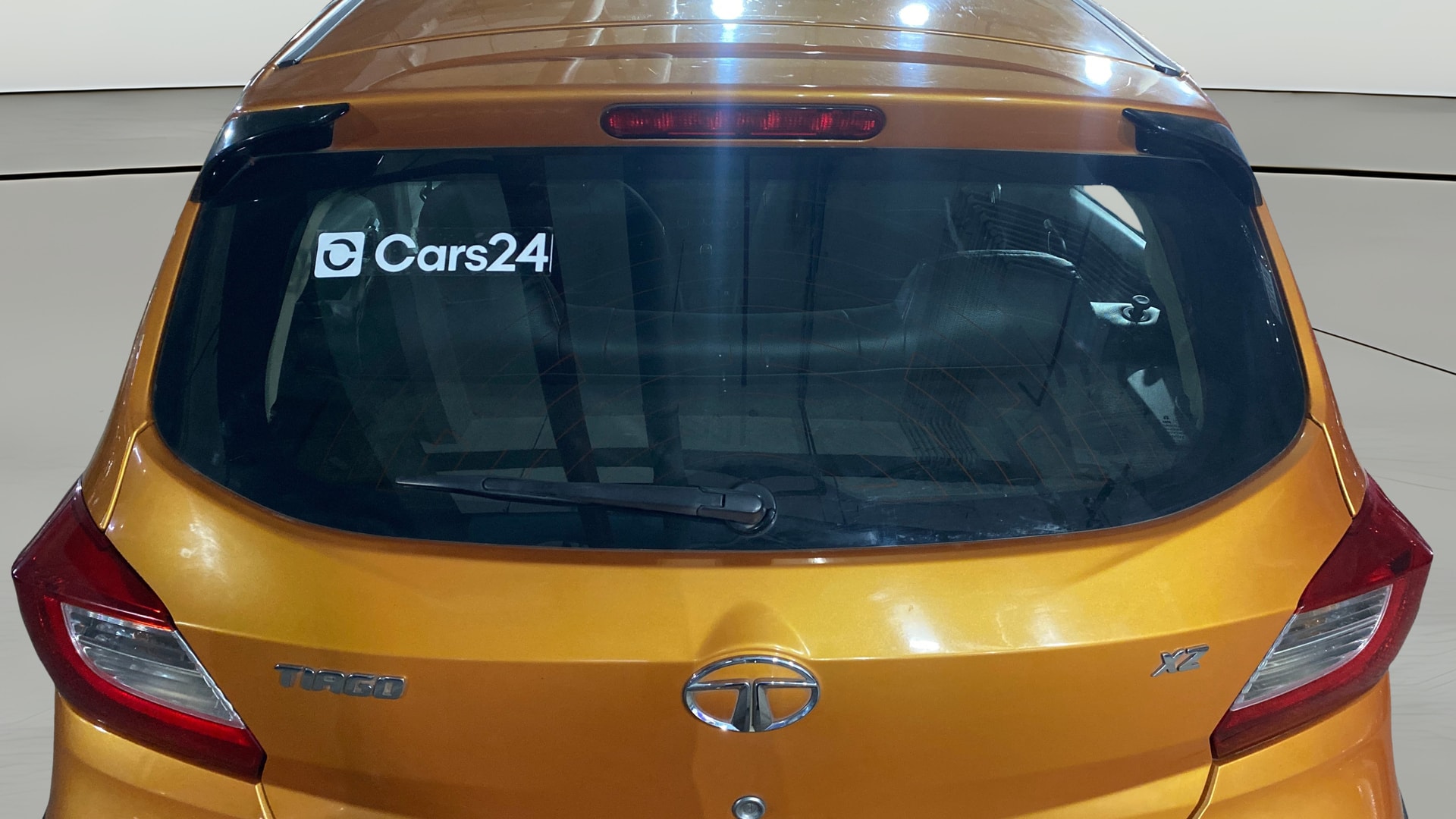 View 2018 Tata Tiago Revotorq XB Image 4 Used 2018 Tata Tiago Revotorq XB Image 4
