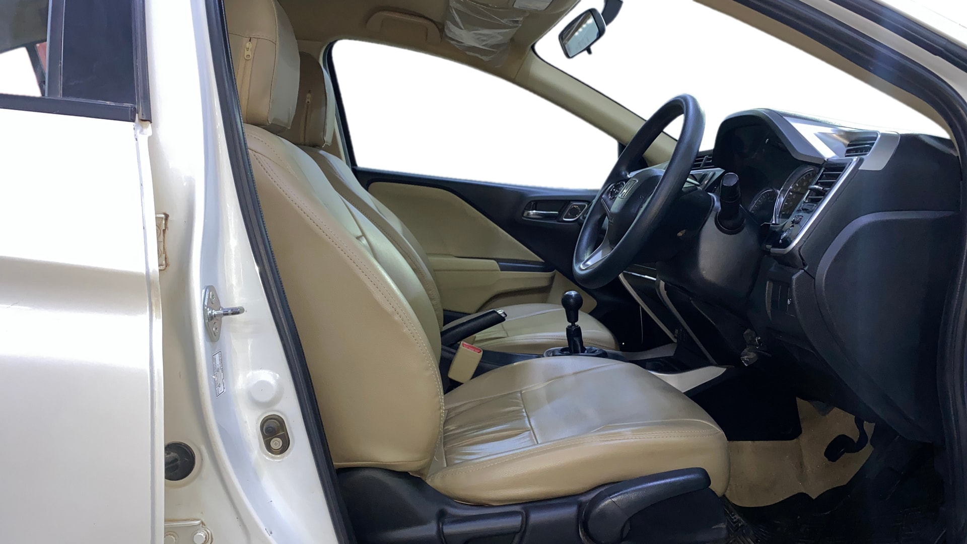 View 2022 Honda City ZX MT Diesel Anniversary Edition Image 19 Used 2022 Honda City ZX MT Diesel Anniversary Edition Image 19