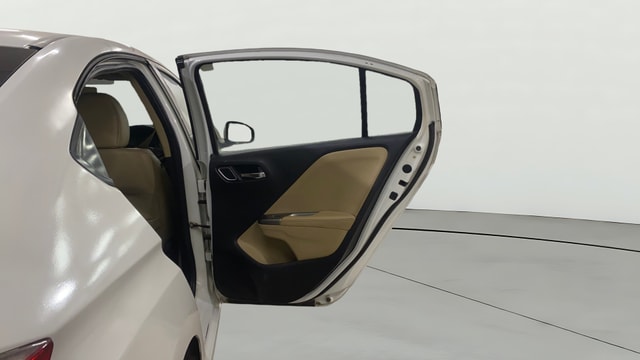View Honda City ZX Image 8 Used Honda City ZX Image 8