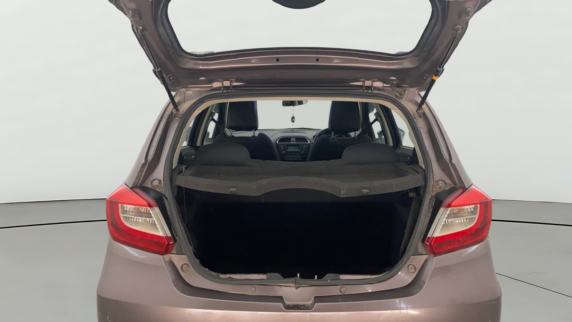 View 2017 Tata Tiago Revotorq XB Image 36 Used 2017 Tata Tiago Revotorq XB Image 36