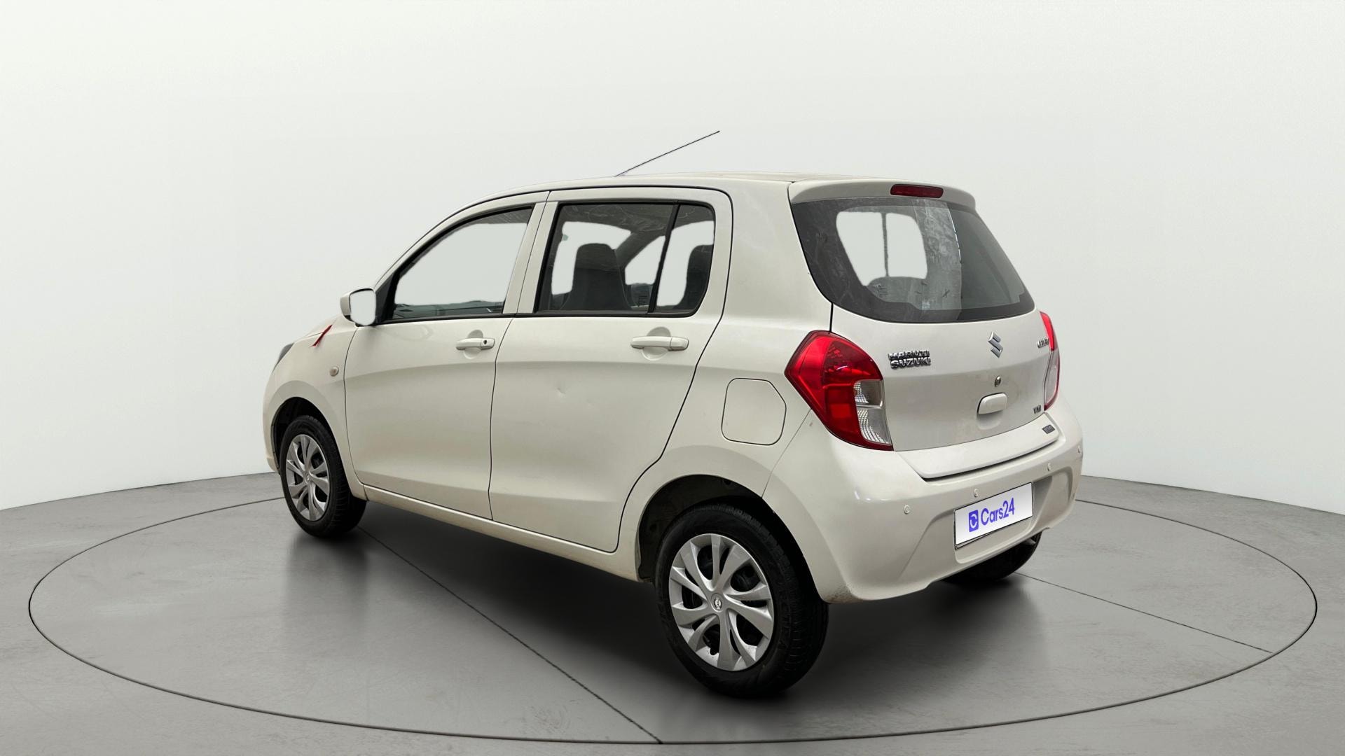 View 2018 Maruti Suzuki 1000 Base Variant Image 2 Used 2018 Maruti Suzuki 1000 Base Variant Image 2