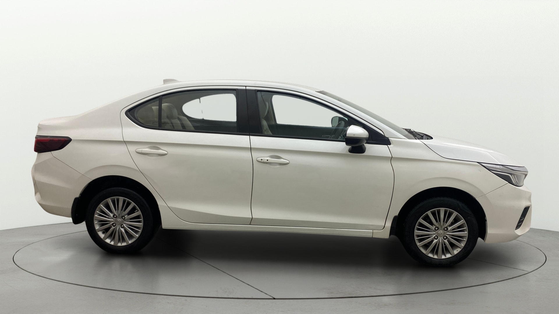 View 2022 Honda City ZX MT Diesel Anniversary Edition Image 9 Used 2022 Honda City ZX MT Diesel Anniversary Edition Image 9