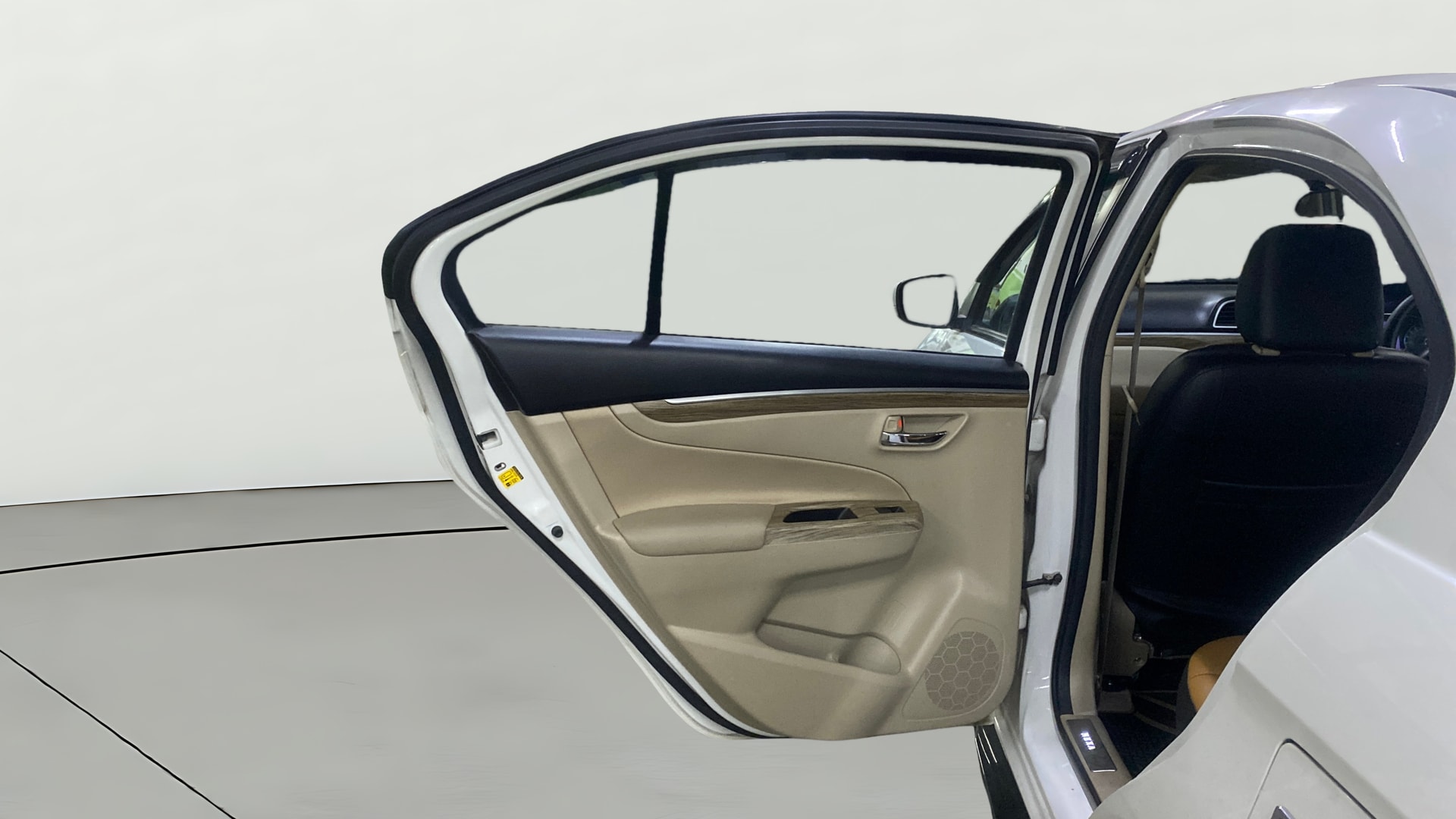 View 2024 Maruti Suzuki 1000 Base Variant Image 23 Used 2024 Maruti Suzuki 1000 Base Variant Image 23