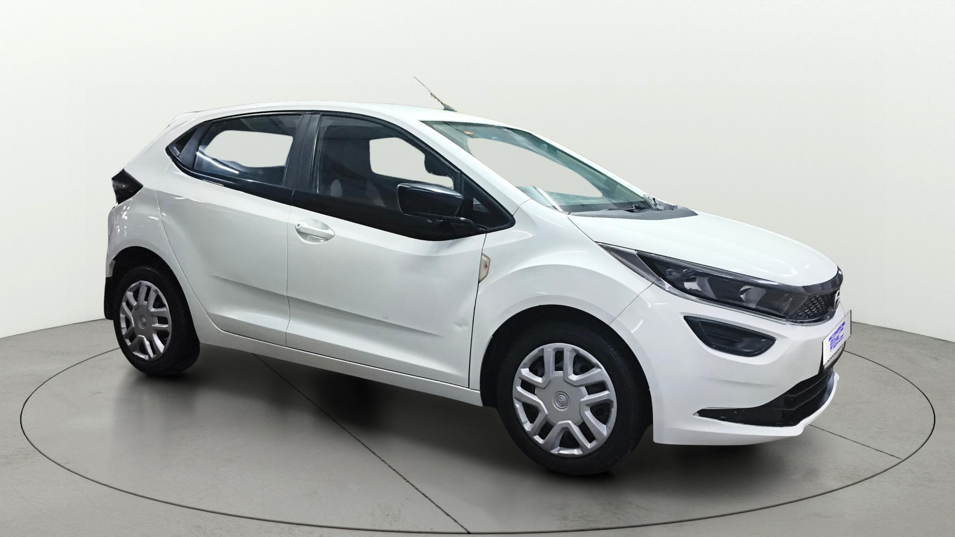 View 2021 Tata Altroz XM Plus Petrol Image 14 Used 2021 Tata Altroz XM Plus Petrol Image 14