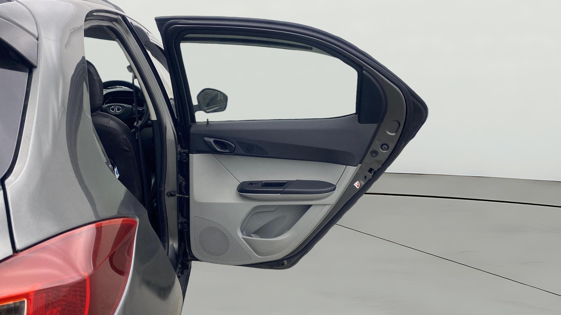 View 2020 Tata Tiago Revotorq XB Image 7 Used 2020 Tata Tiago Revotorq XB Image 7
