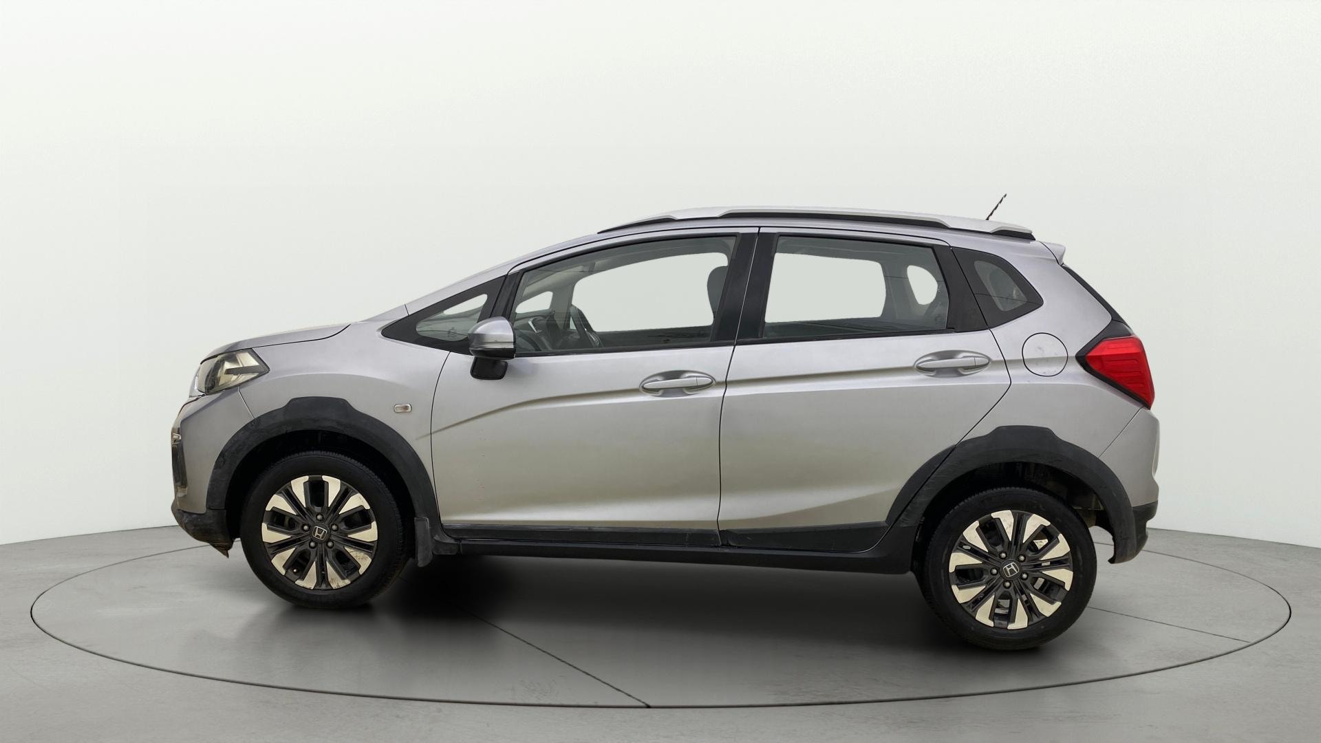 View 2021 Honda WR-V S MT Diesel Edge Edition Image 5 Used 2021 Honda WR-V S MT Diesel Edge Edition Image 5