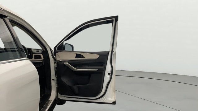 View Mahindra XUV700 Image 44 Used Mahindra XUV700 Image 44