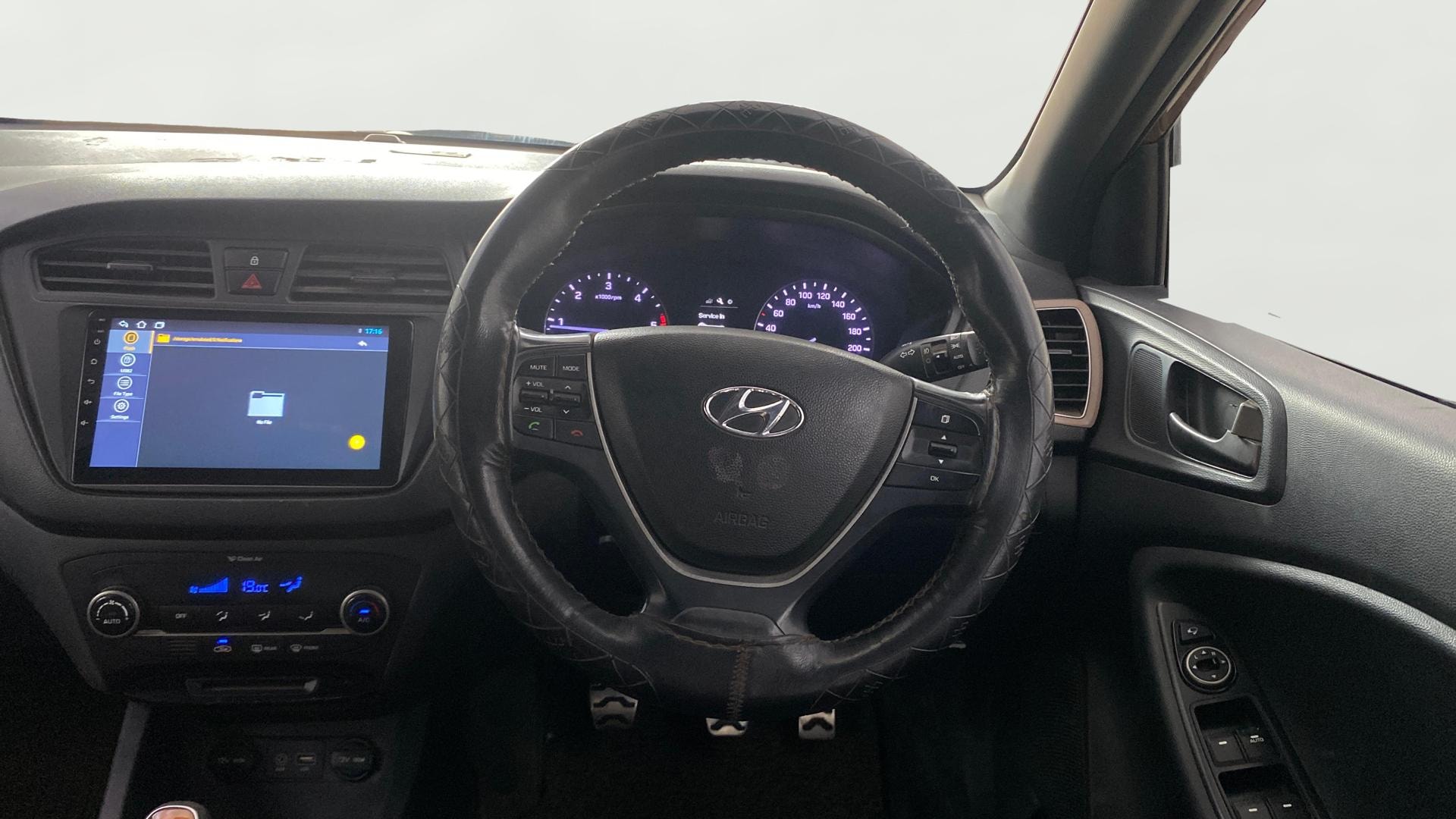 View 2015 Hyundai i20 Active 1.4 SX Image 12 Used 2015 Hyundai i20 Active 1.4 SX Image 12